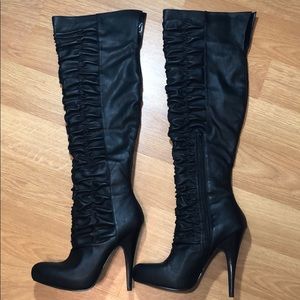 Carlos Santana heeled boots